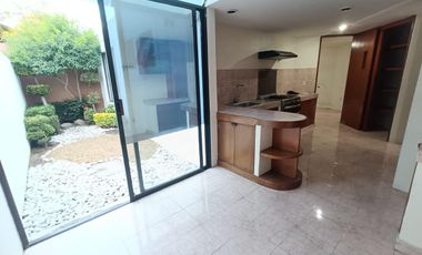 Casa en venta de un nivel con tres habitaciones y jardín en Ixtulco, Tlaxcala.