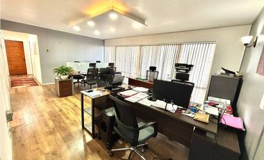 Venta Oficina Centro de Valparaíso 104 mt2 , 4 privados + Planta Libre