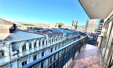 Venta Oficina Centro de Valparaíso 104 mt2 , 4 privados + Planta Libre