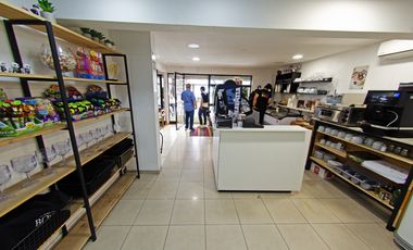 Derecho de llaves Cafetería y Heladería con juegos