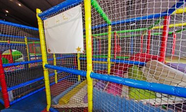 Derecho de llaves Cafetería y Heladería con juegos