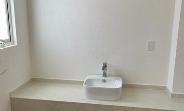 RENTA DE CASA EN RESIDENCIAL ARONA ZINACANTEPEC