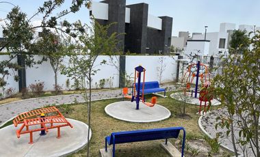 RENTA DE CASA EN RESIDENCIAL ARONA ZINACANTEPEC