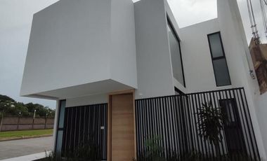 LOMAS DEL DORADO, Casa en VENTA o RENTA frente area verde