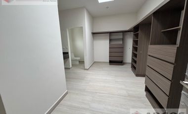 Casa en Fraccionamiento Altares Residencial