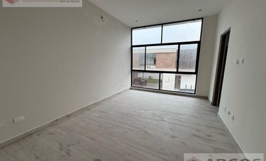 Casa en Fraccionamiento Altares Residencial