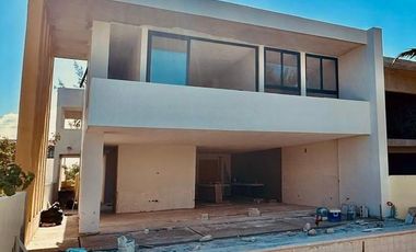 Casa de 3 recámaras en venta frente al mar en San Benito