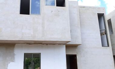 Casa en Venta en Praderas del Mayab de 3 recámaras y Piscina