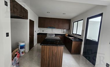 Casa en condominio Modelo Alondra, en Villas del campo, Calimaya, Estado de Mexico.