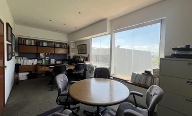 Oficinas en la mejor zona a la entrada de CU al mejor precio