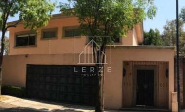 Casa en Venta en Bosques de las Lomas M