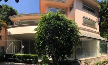 Casa en Venta en Bosques de las Lomas M