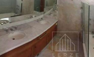 Casa en Venta en Bosques de las Lomas M