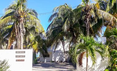 Casa Frente al Mar en Las Hermosas Playas de El Cuyo, Yucatán