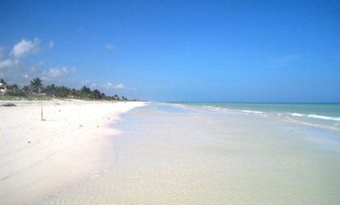 Casa Frente al Mar en Las Hermosas Playas de El Cuyo, Yucatán