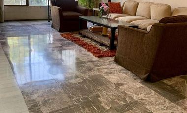 Venta Casa de Lujo en Colonia Florida: Espacios Amplios y Diseño Funcional en el