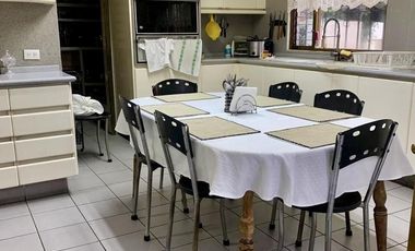 Venta Casa de Lujo en Colonia Florida: Espacios Amplios y Diseño Funcional en el