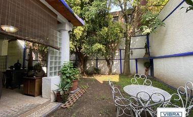 Casa tipo colonial con jardín a la venta en el Centro de Tlalpan