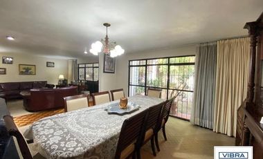 Casa tipo colonial con jardín a la venta en el Centro de Tlalpan