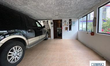 Casa tipo colonial con jardín a la venta en el Centro de Tlalpan