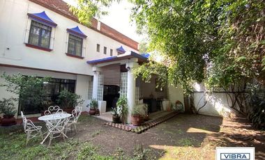 Casa tipo colonial con jardín a la venta en el Centro de Tlalpan
