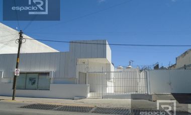LOCAL EN VENTA Y RENTA EN AVENIDA PRINCIPAL EN EL CENTRO