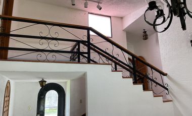 OPORTUNIDAD Gran terreno con dos pequeñas casas campiranas-Tonatico