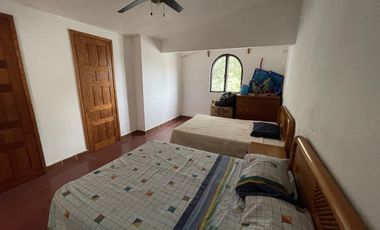 OPORTUNIDAD Gran terreno con dos pequeñas casas campiranas-Tonatico