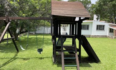 OPORTUNIDAD Gran terreno con dos pequeñas casas campiranas-Tonatico