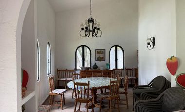 OPORTUNIDAD Gran terreno con dos pequeñas casas campiranas-Tonatico