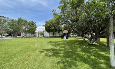 OPORTUNIDAD Gran terreno con dos pequeñas casas campiranas-Tonatico
