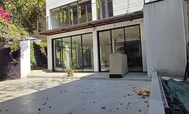 Casa Sola en VENTA/ Av Luis Cabrera parte baja