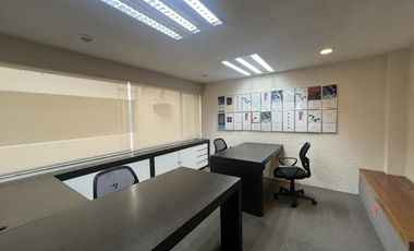 Edificio completo de 3 niveles con uso de suelo de oficinas en Jardines