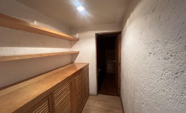 Edificio completo de 3 niveles con uso de suelo de oficinas en Jardines