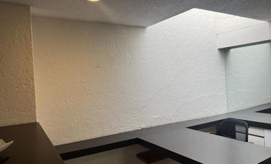 Edificio completo de 3 niveles con uso de suelo de oficinas en Jardines