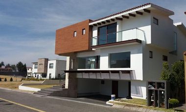 Casa Nueva Moderna con Acabados de lujo