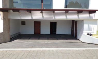 Casa Nueva Moderna con Acabados de lujo