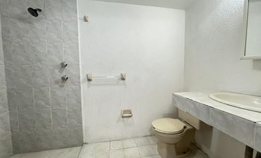 Departamento remodelado e iluminado en 2do piso