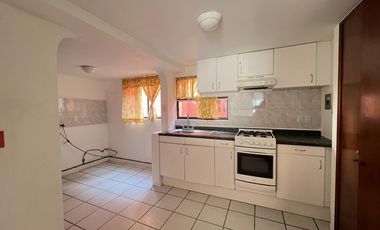 Departamento remodelado e iluminado en 2do piso