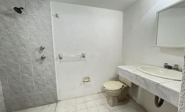 Departamento remodelado e iluminado en 2do piso