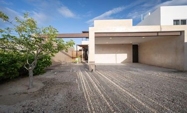 Casa en venta a 100 metros del mar en San Benito