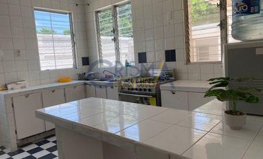 PRECIOSA CASA EN RENTA FRENTE AL RÍO SOBRE BOULEVARD