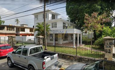 PRECIOSA CASA EN RENTA FRENTE AL RÍO SOBRE BOULEVARD