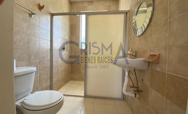 PRECIOSA CASA EN RENTA FRENTE AL RÍO SOBRE BOULEVARD