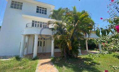 PRECIOSA CASA EN RENTA FRENTE AL RÍO SOBRE BOULEVARD