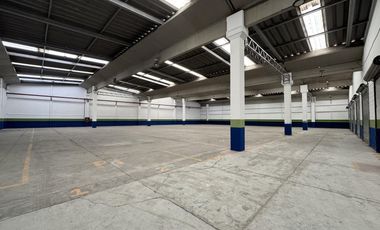 Renta de bodega industrial en Tlalnepantla 2,500 m².