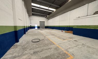 Renta de bodega industrial en Tlalnepantla 2,500 m².