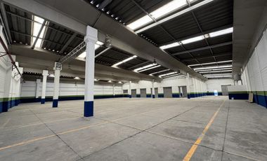 Renta de bodega industrial en Tlalnepantla 2,500 m².
