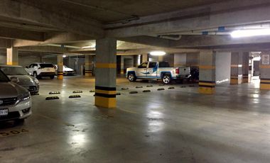 Espectacular departamento, 3 recámaras, alberca, gimnasio, a 2 cuadras del club de golf