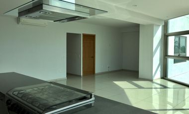 Espectacular departamento, 3 recámaras, alberca, gimnasio, a 2 cuadras del club de golf